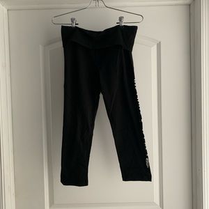 BRAND NEW VS crop yoga capris size S